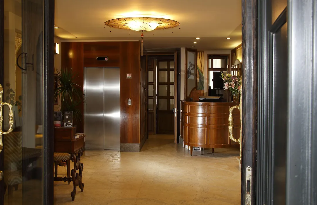 Hotel Dei Dragomanni-1